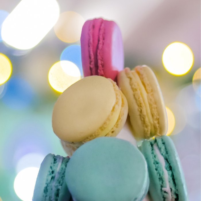 Delicious French Macaron Filled Christmas Baubles - cakery wonderland eventscakery wonderland eventscakery wonderland eventsMacaron